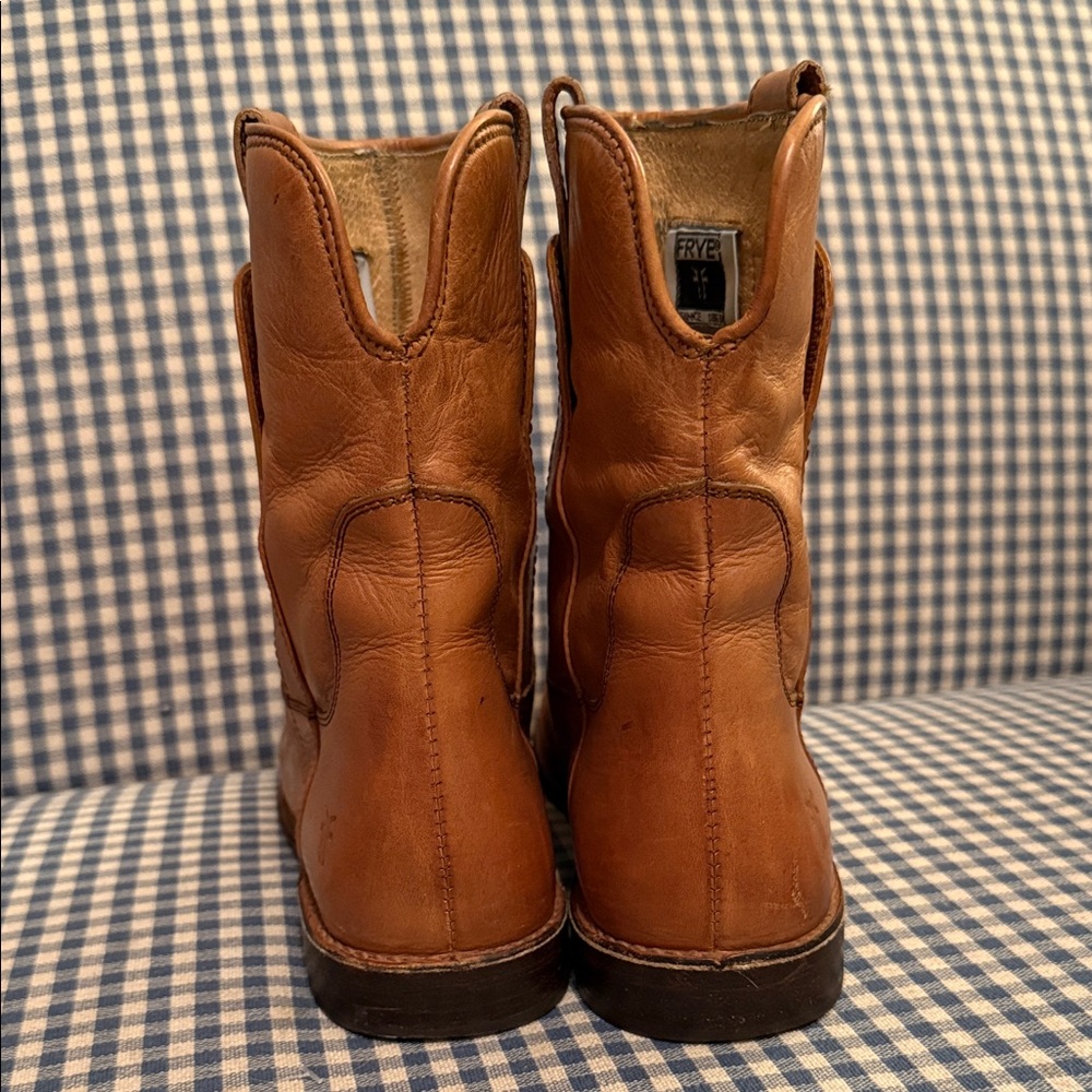 Frye Boots Paige - Picture 2 of 12
